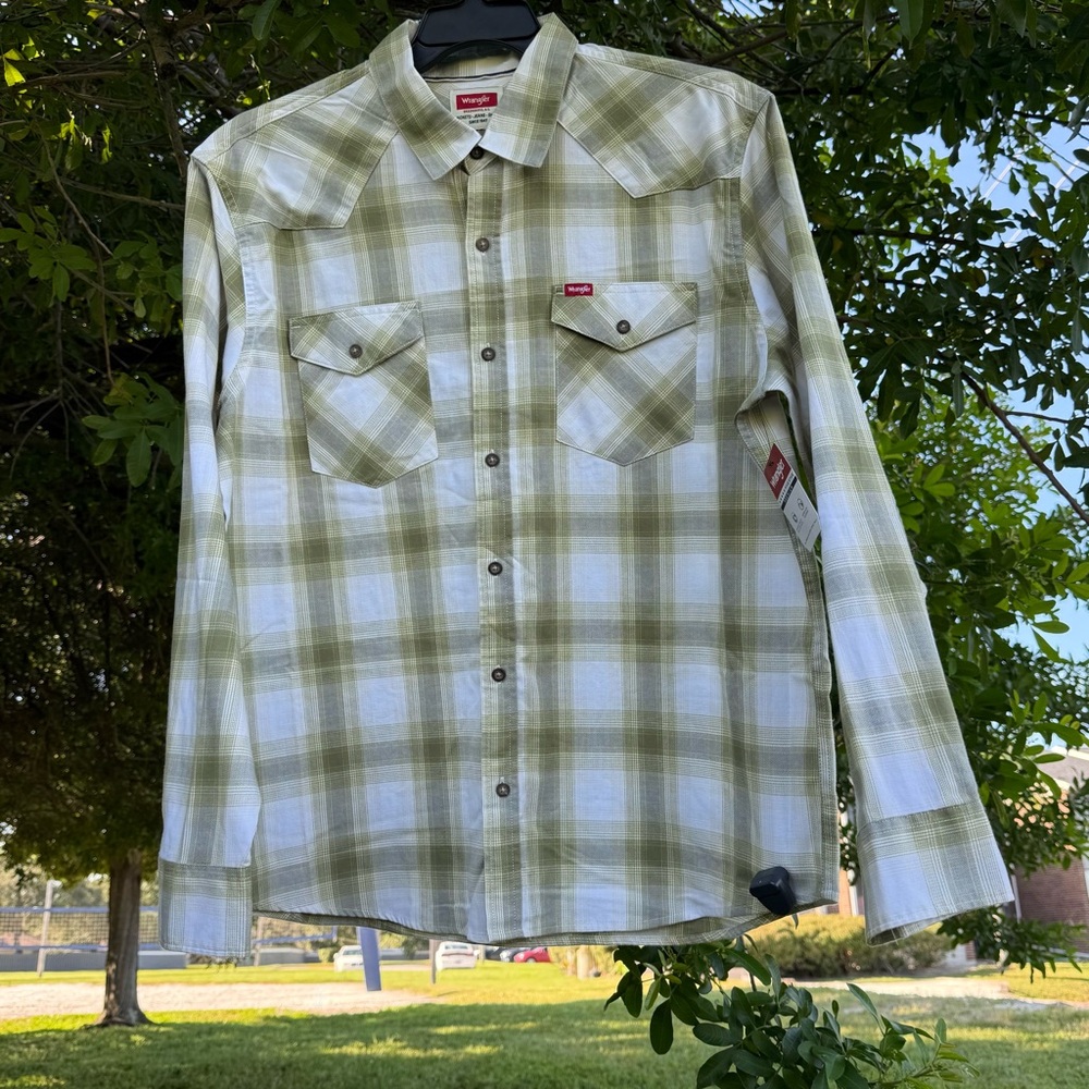 Wrangler Men's Green and White Plaid Shirt Size Xl